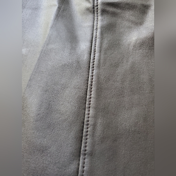 Biāshe faux leather bodysuit. Size Large. Black. - Picture 6 of 8